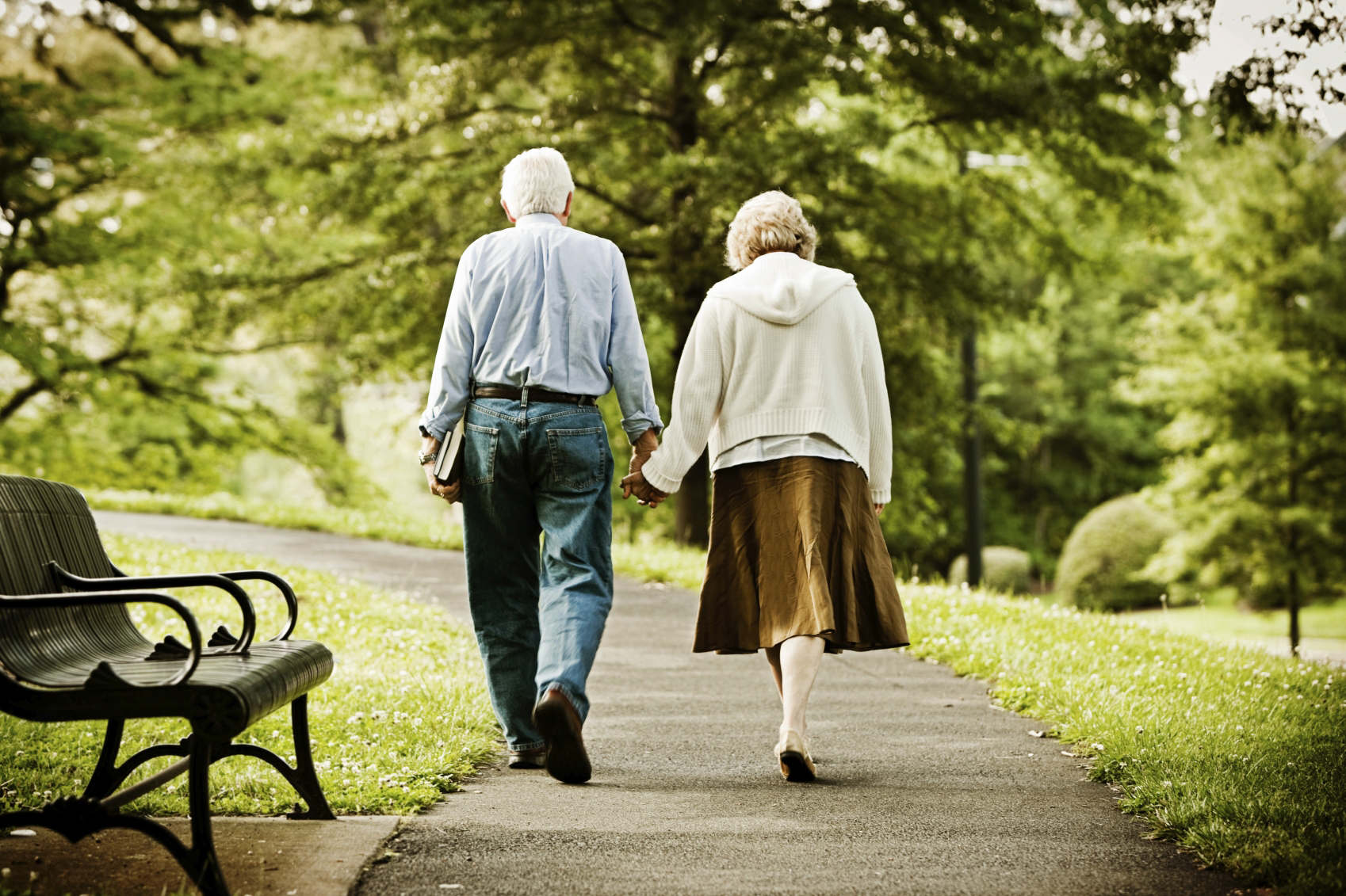 Caminhar devagar pode indicar que a velhice está chegando mais rapidamente...